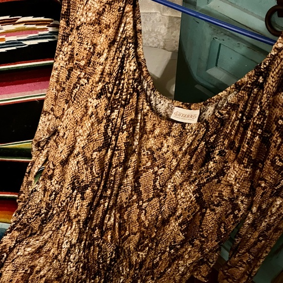 Shyanne Snakeskin Print Top XXL - Picture 2 of 2
